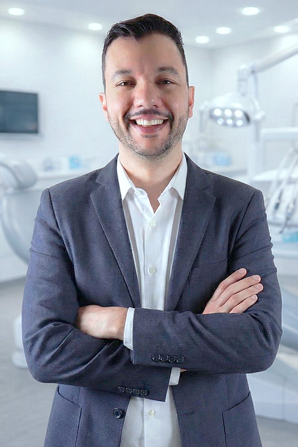 Dr. Gustavo Reghelin